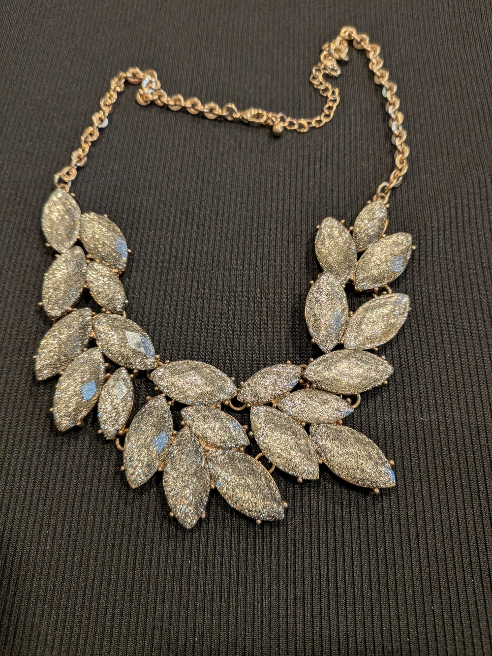 B5: Gold Tone Sparkling Marquise Crystal Leaf Necklace Vintage 2007s
